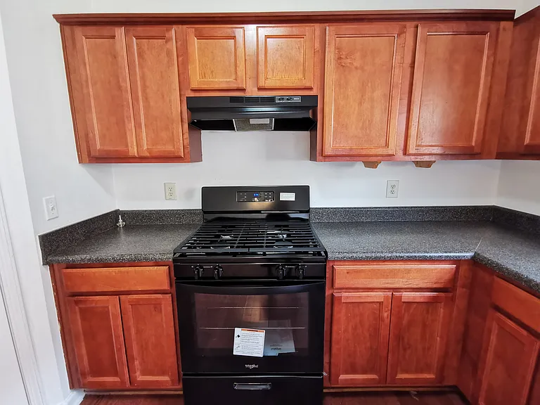 2073 Executive Dr — Photo 13