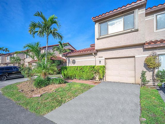 2nd image of 3559 Inverrary Blvd W #3559