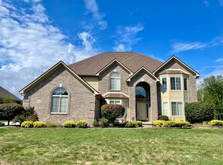 27038 Debiasi Dr, Brownstown, MI