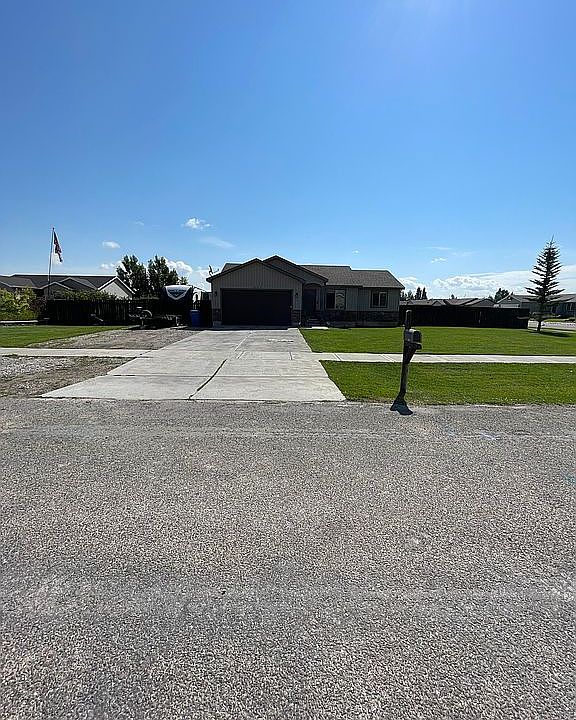 1st image of 3082 Sagebrush Cir