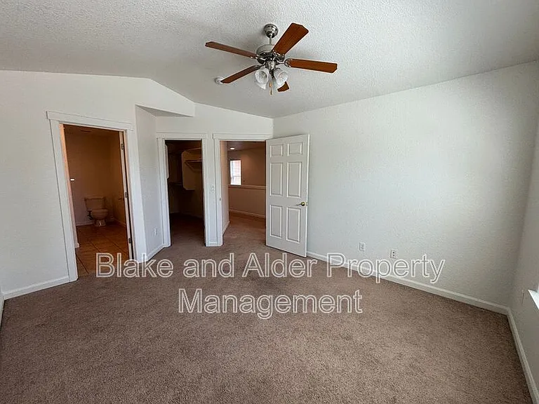 345 Norway St NE — Photo 34