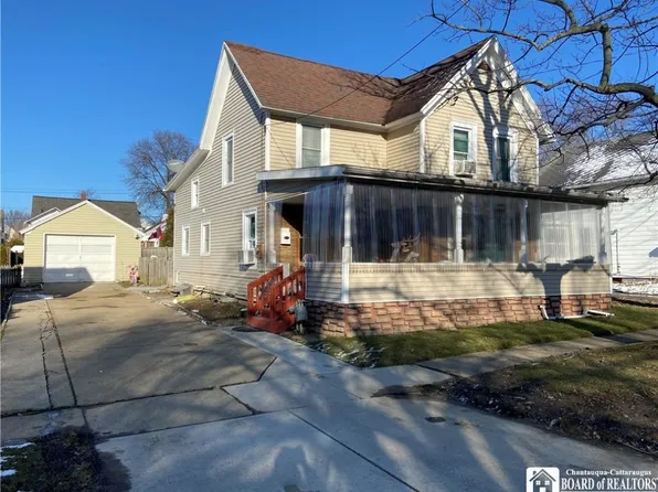 328 Franklin Ave, Dunkirk, NY 14048