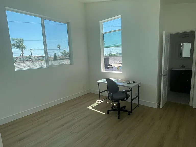 4524 Arizona St — Photo 11