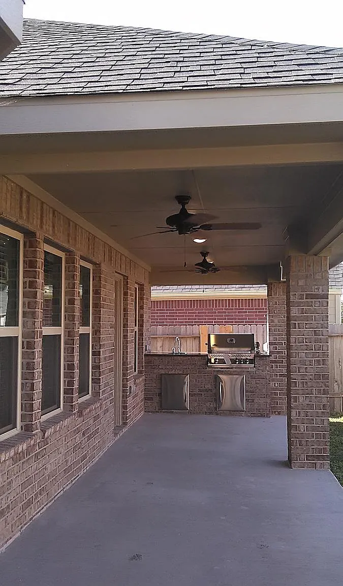 4 bed, 2200 sqft, $2,499 — Photo 4