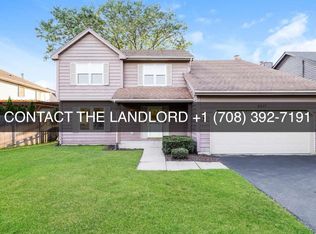 2513 Leach Dr, Naperville, IL