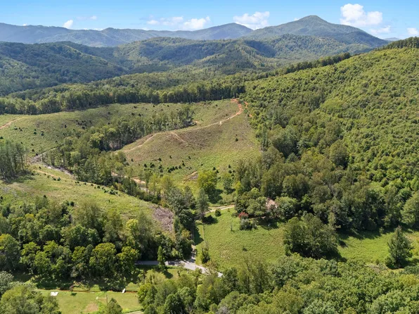 8261 Boones Chapel Rd, Boones Mill, VA 24065