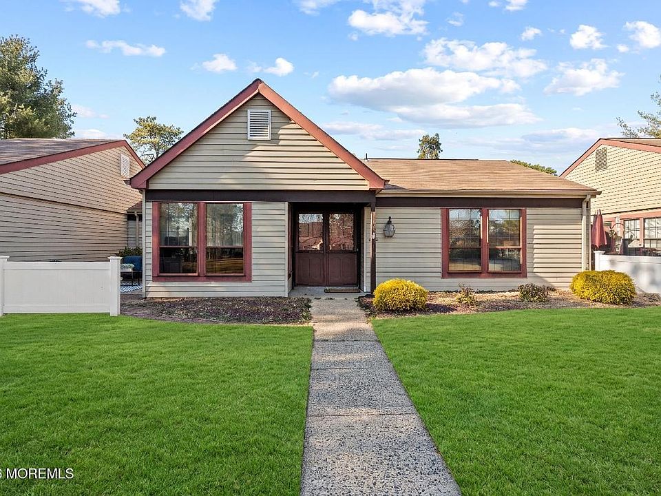 1st image of 583B Kevin Court