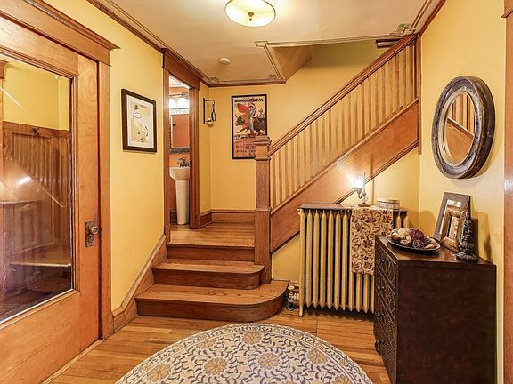 5th image of 253 Ontario St