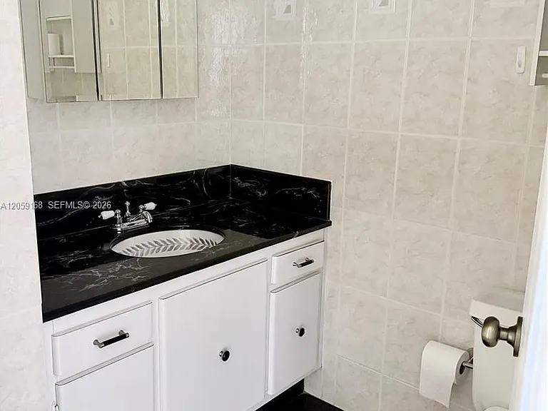 18051 Biscayne Blvd #1905 — Photo 11