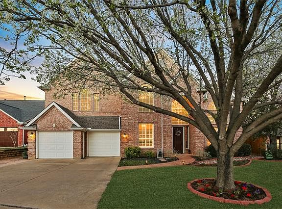 4th image of 2700 Crestwood Ln