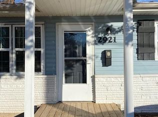 2921 E Bennett St, Springfield, MO 65804