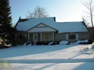 38504 Meadowlawn St, Wayne, MI 48184