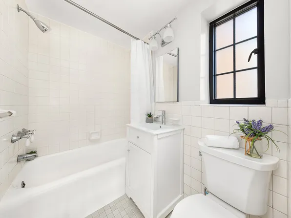 5 Tudor City Place image 5 of 16