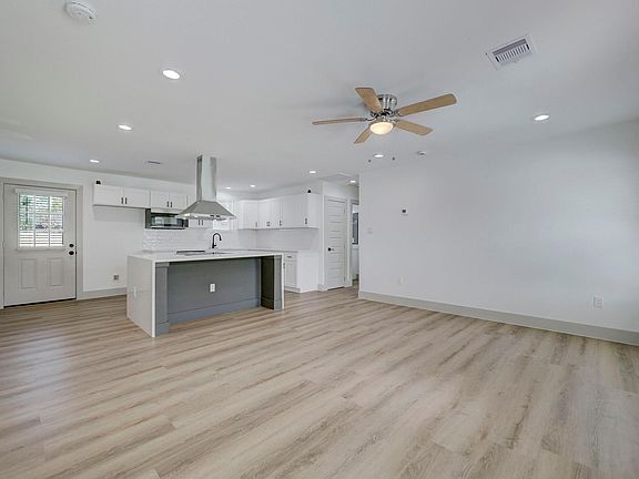 5th image of 4419 Botany Ln