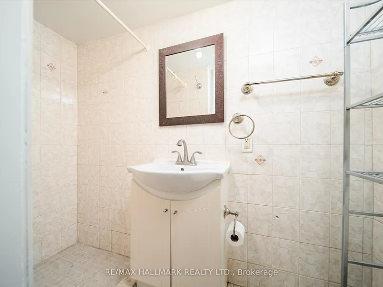 224 Pickering St #1 — Photo 8