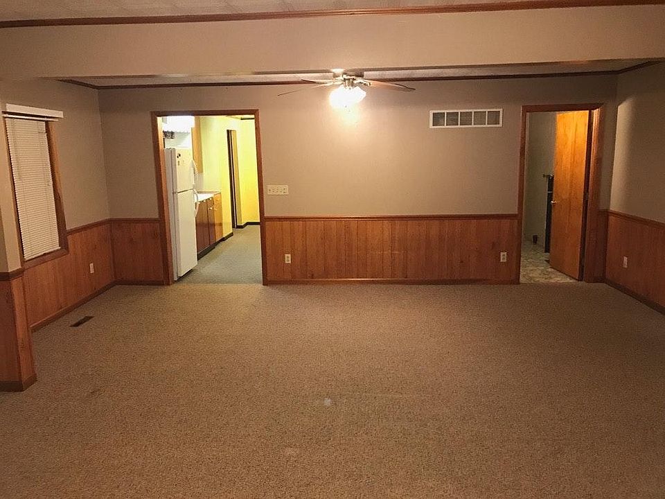 2nd image of 125 Sandy St