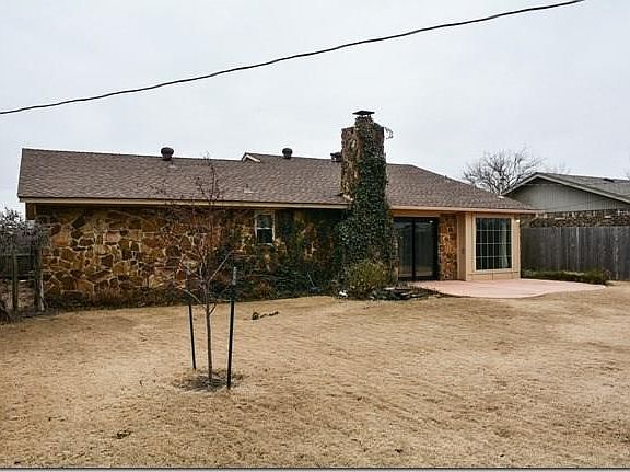 3rd image of 301 Elwood Dr