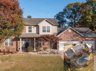 6049 Keebler Oaks Dr, Maryville, IL 62062