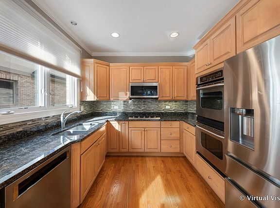 2nd image of 708 Fairmont Ct