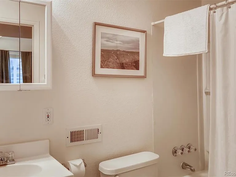 9857 Saybrook St — Photo 13
