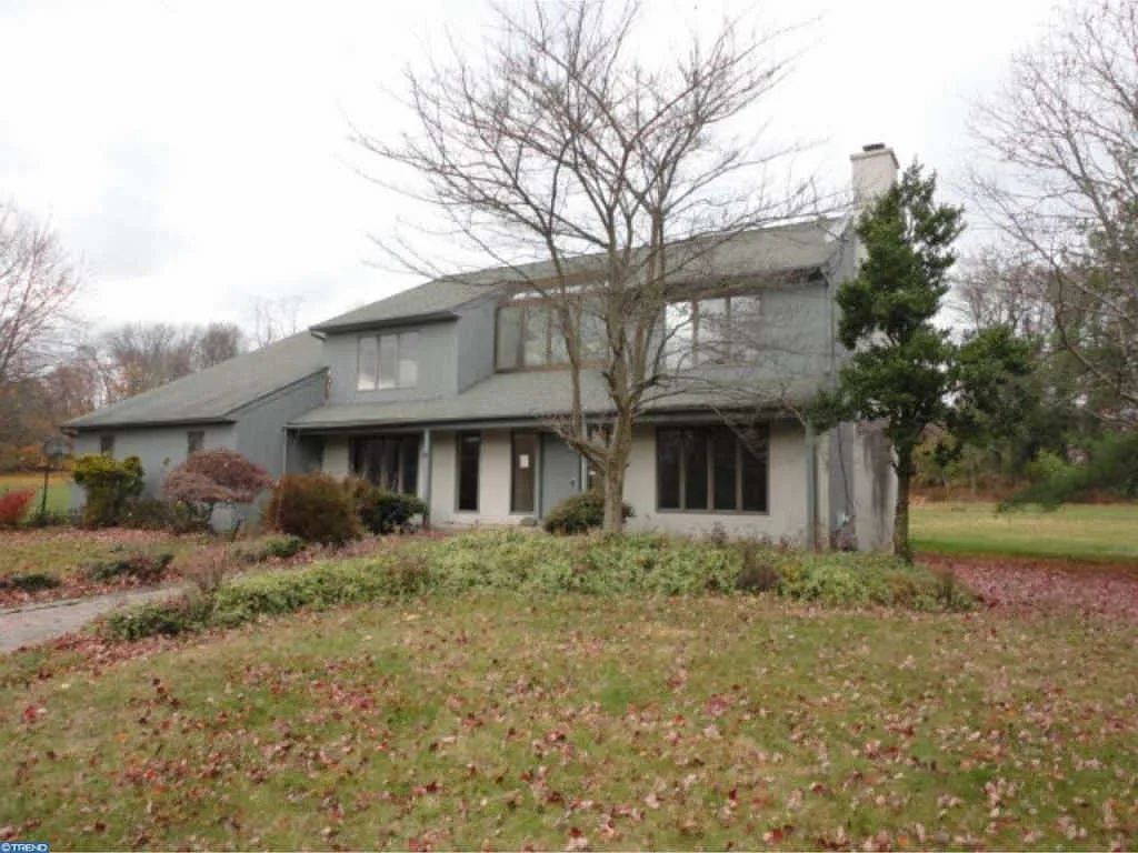 31 Foxcroft Dr photo 1