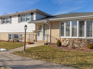 10600 Dorchester St, Westchester, IL