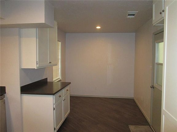 5th image of 4529 Dee Ln