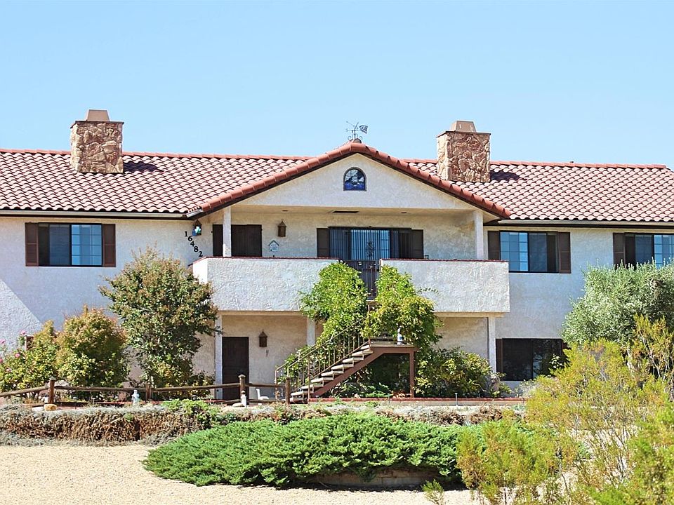 1st image of 16482 Villa Dr