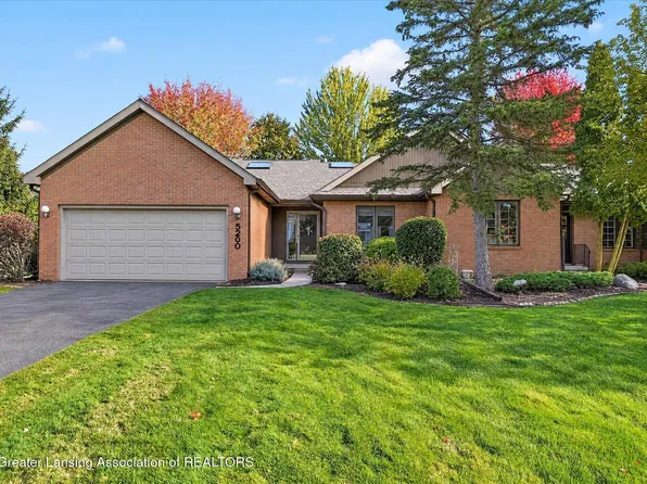 5260 Golden Cir, East Lansing, MI 48823