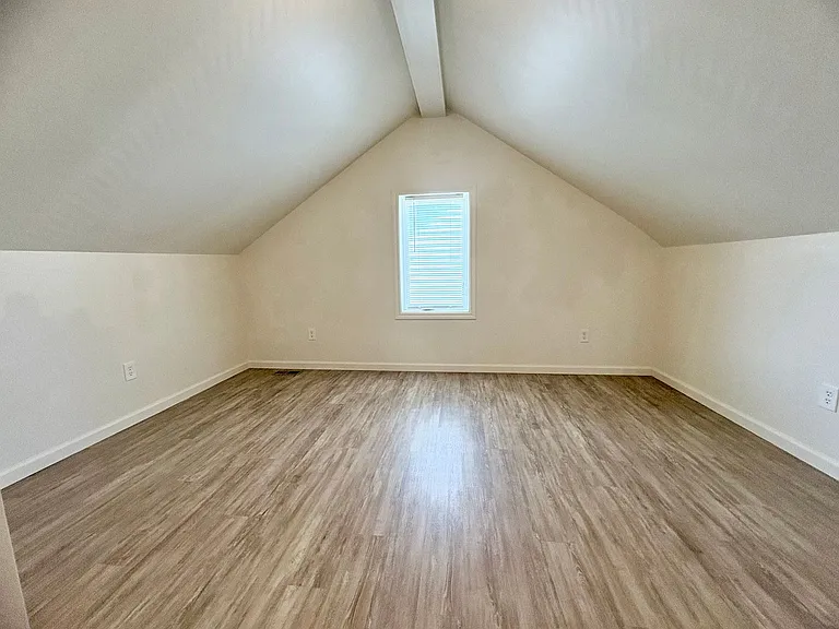 518 E Cumberland St — Photo 29