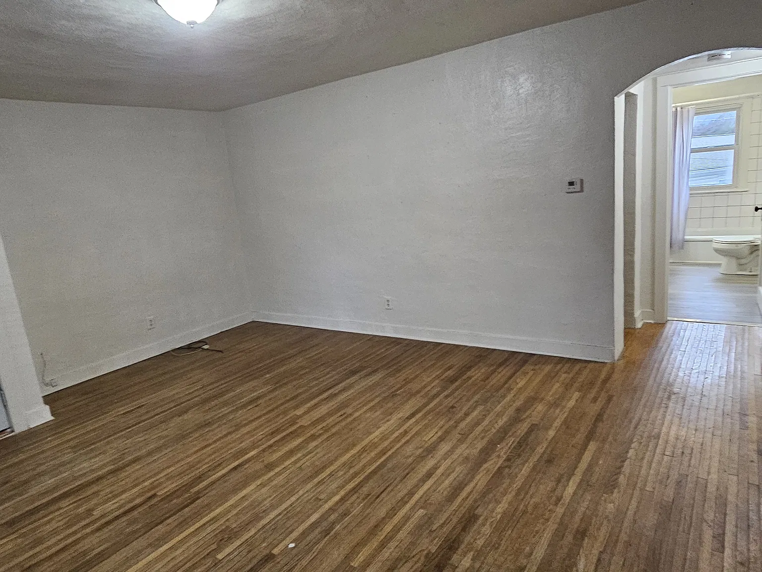 2 Bed 1 Bath — Photo 3