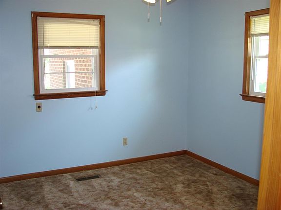 2nd image of 1307 Elm St