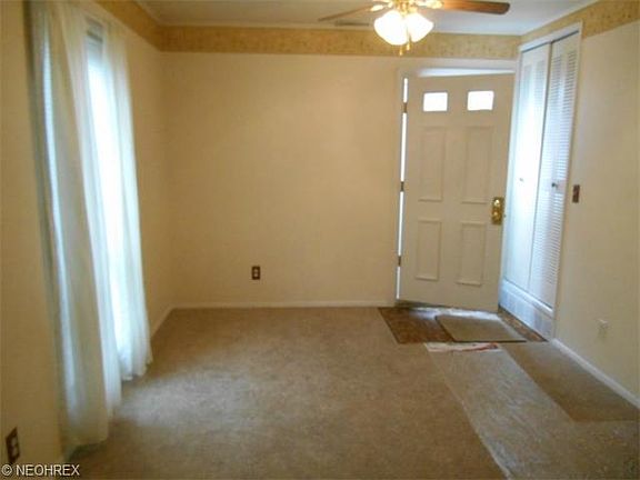5th image of 36 Bunker Hill Ln