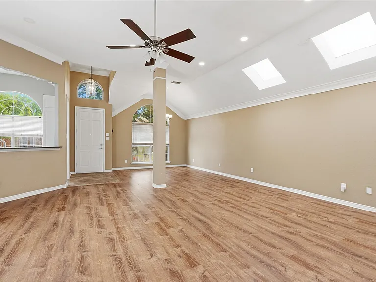 321 Old York Rd — Photo 8