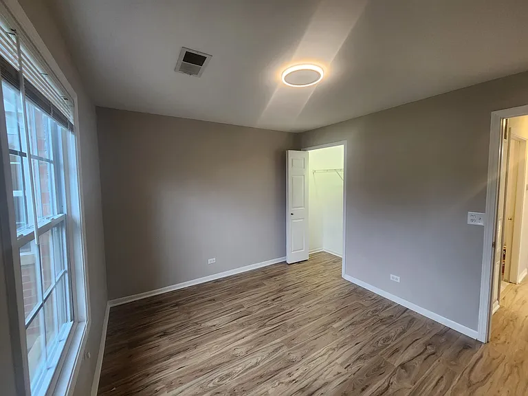 221 Norfolk Ct — Photo 16