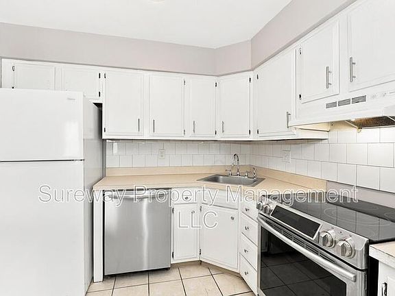 4th image of 7 Hampton Gate Dr #B