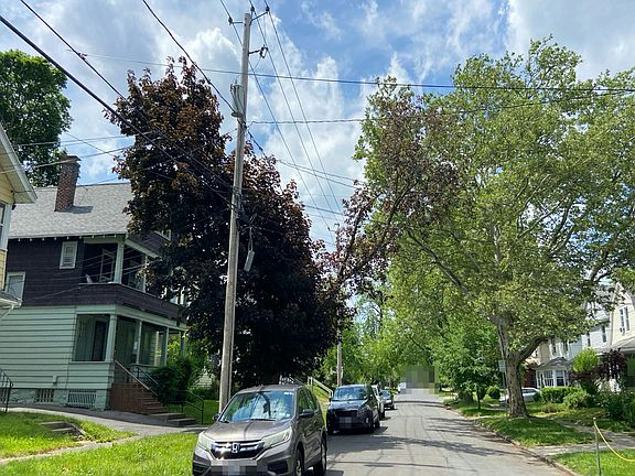 4th image of 129 Paul Ave
