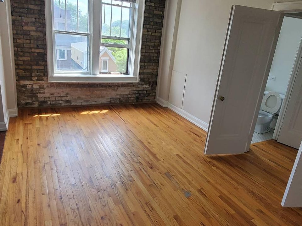 1st image of 2530 N Sacramento Ave APT 402