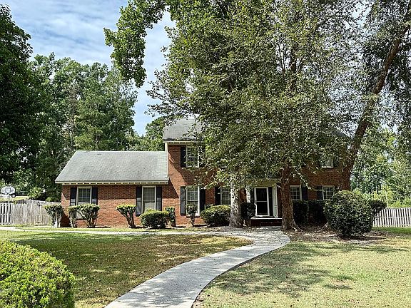 3rd image of 227 Knollcrest Rd