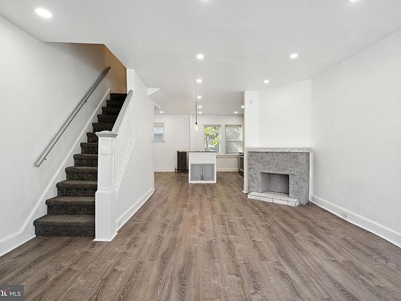 3rd image of 132 W Ashdale St