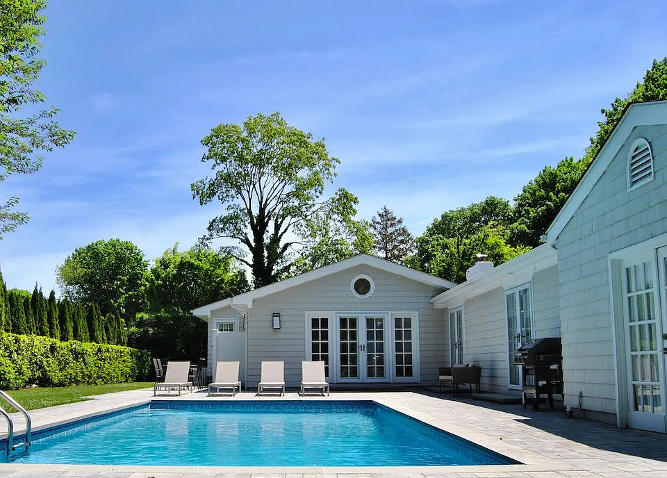 112 Moses Ln