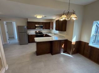 916 N 10th St, Mattoon, IL 61938