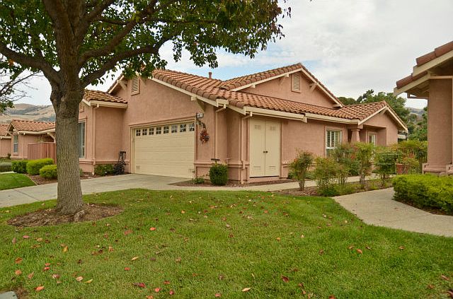 1st image of 4012 Clubhouse Ct