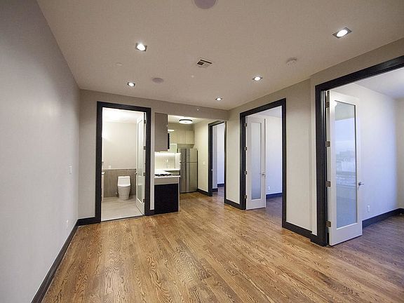 5th image of 870 Dekalb Ave #2D