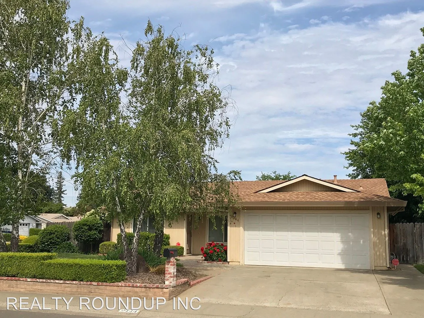 9444 Americana Way photo 1