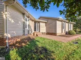 2 Quail Run Dr, Stafford, VA 22554