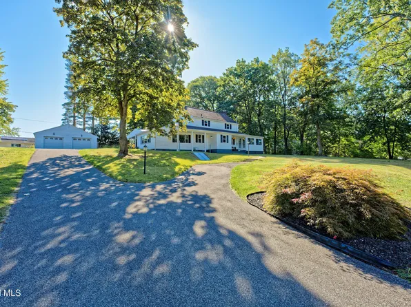 630 St Davids Lane, Niskayuna, NY 12309