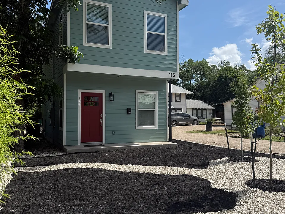 115 Koehler Ct #200