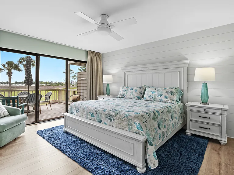 Master bedroom with King bed