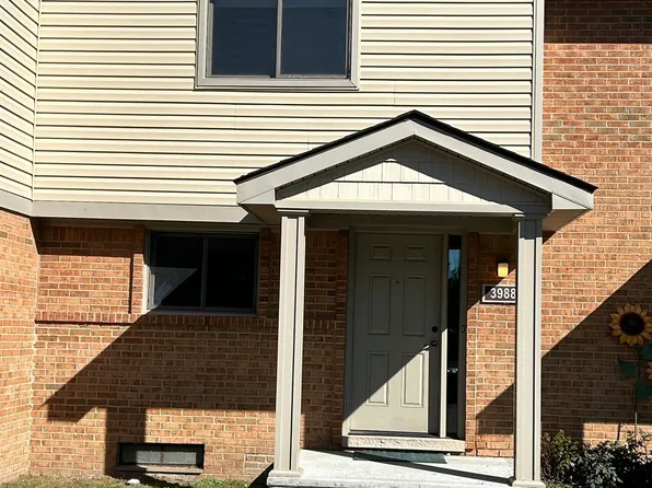 3988 Old Creek Rd, Troy, MI 48084